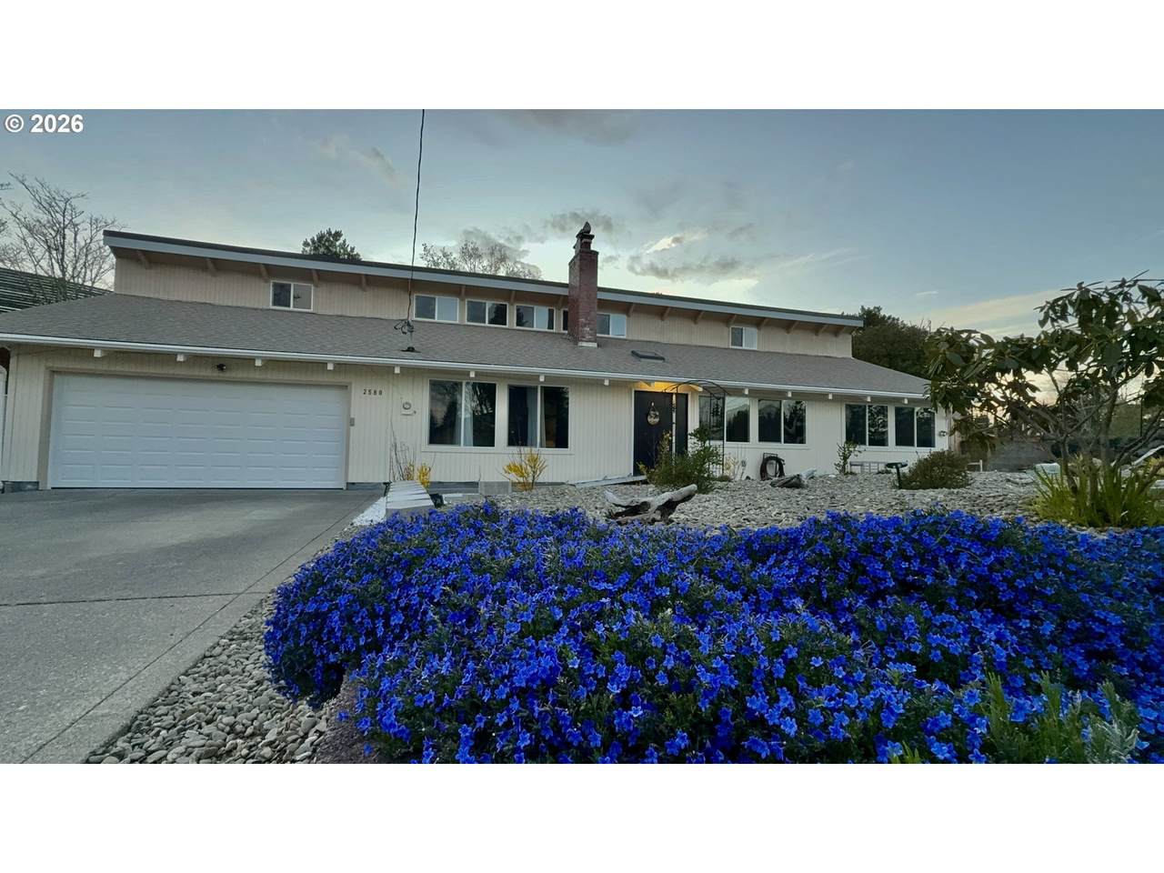 2580 Fir St - Photo 1
