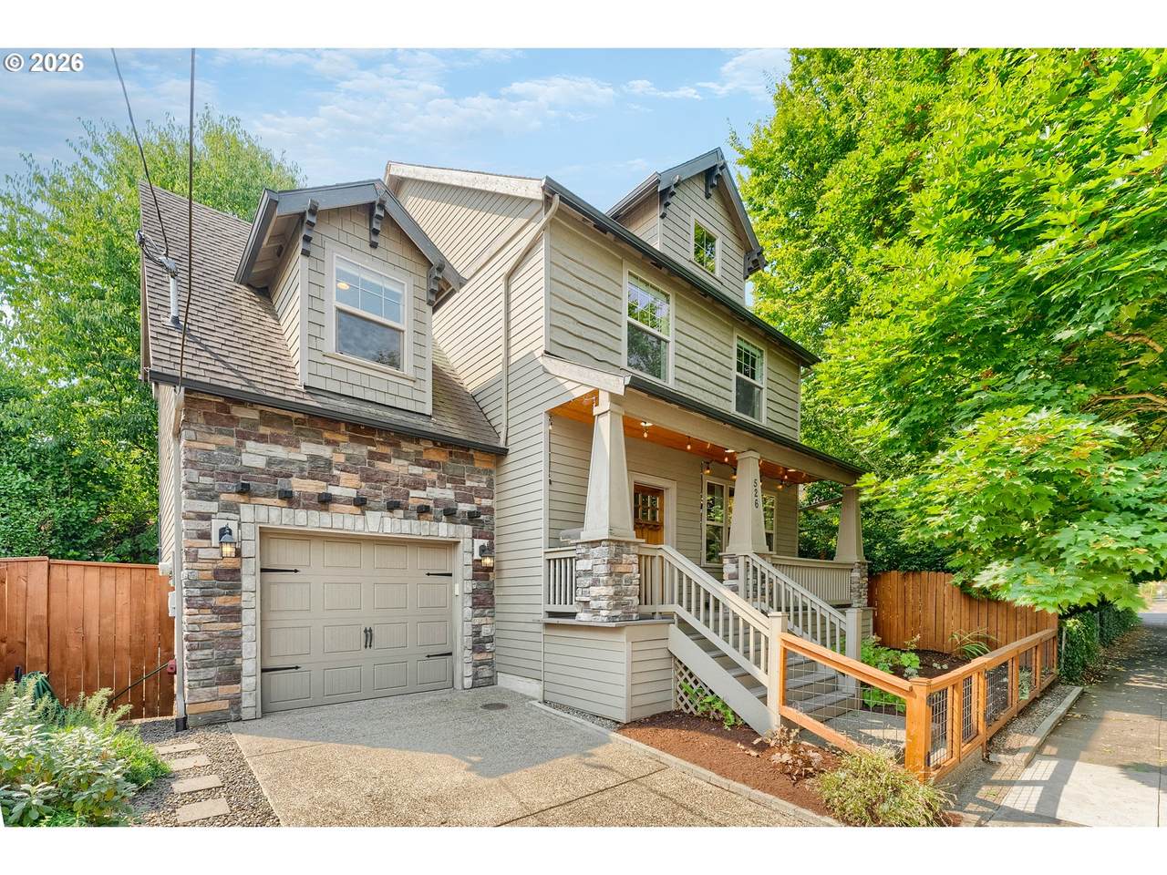 526 Beech St - Photo 1