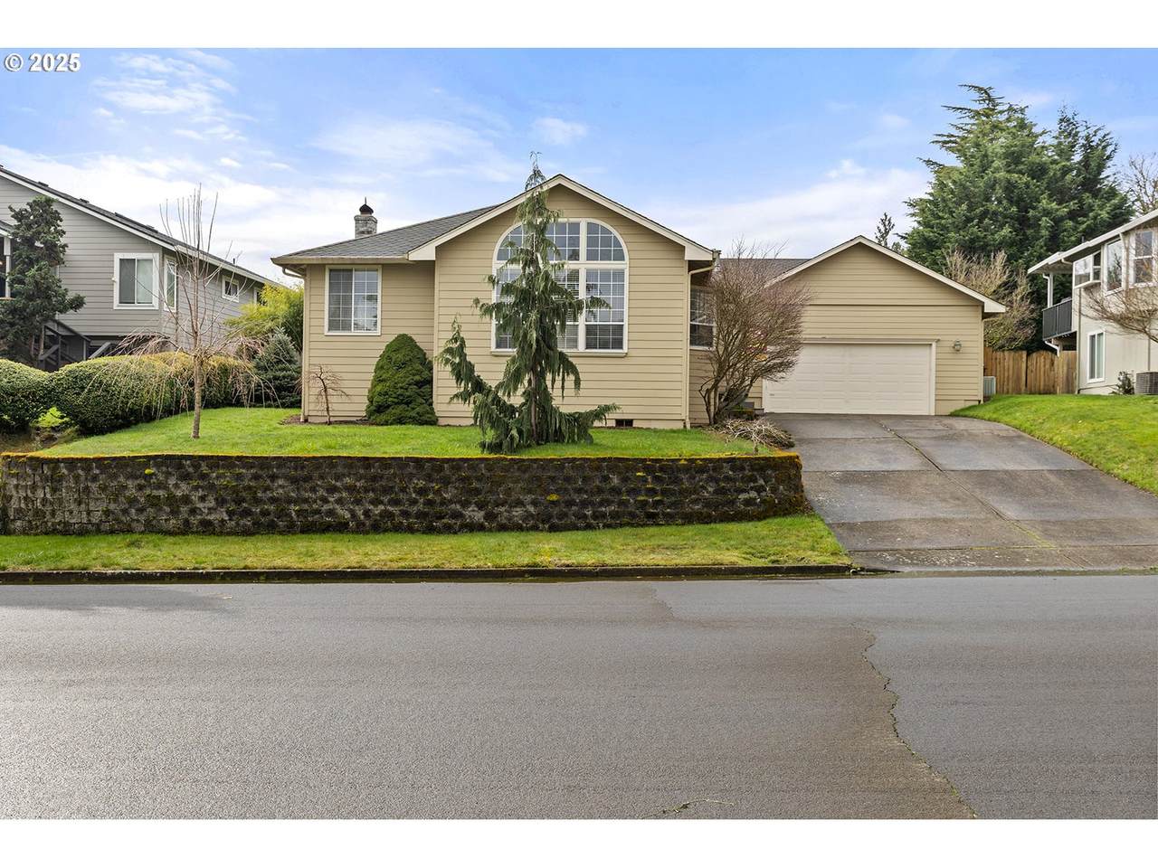 1402 30TH Ave - Photo 1