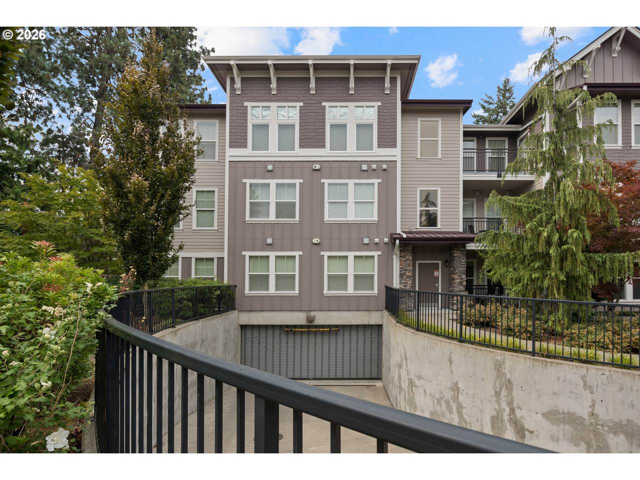 https://bt-photos.global.ssl.fastly.net/portland/1280_boomver_1_701590382-2.jpg