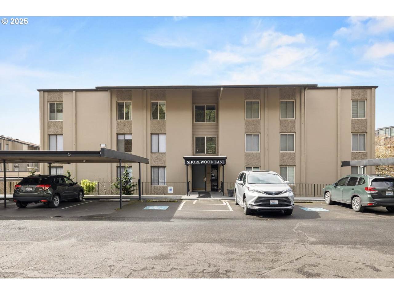 5565 Evergreen Blvd - Photo 1