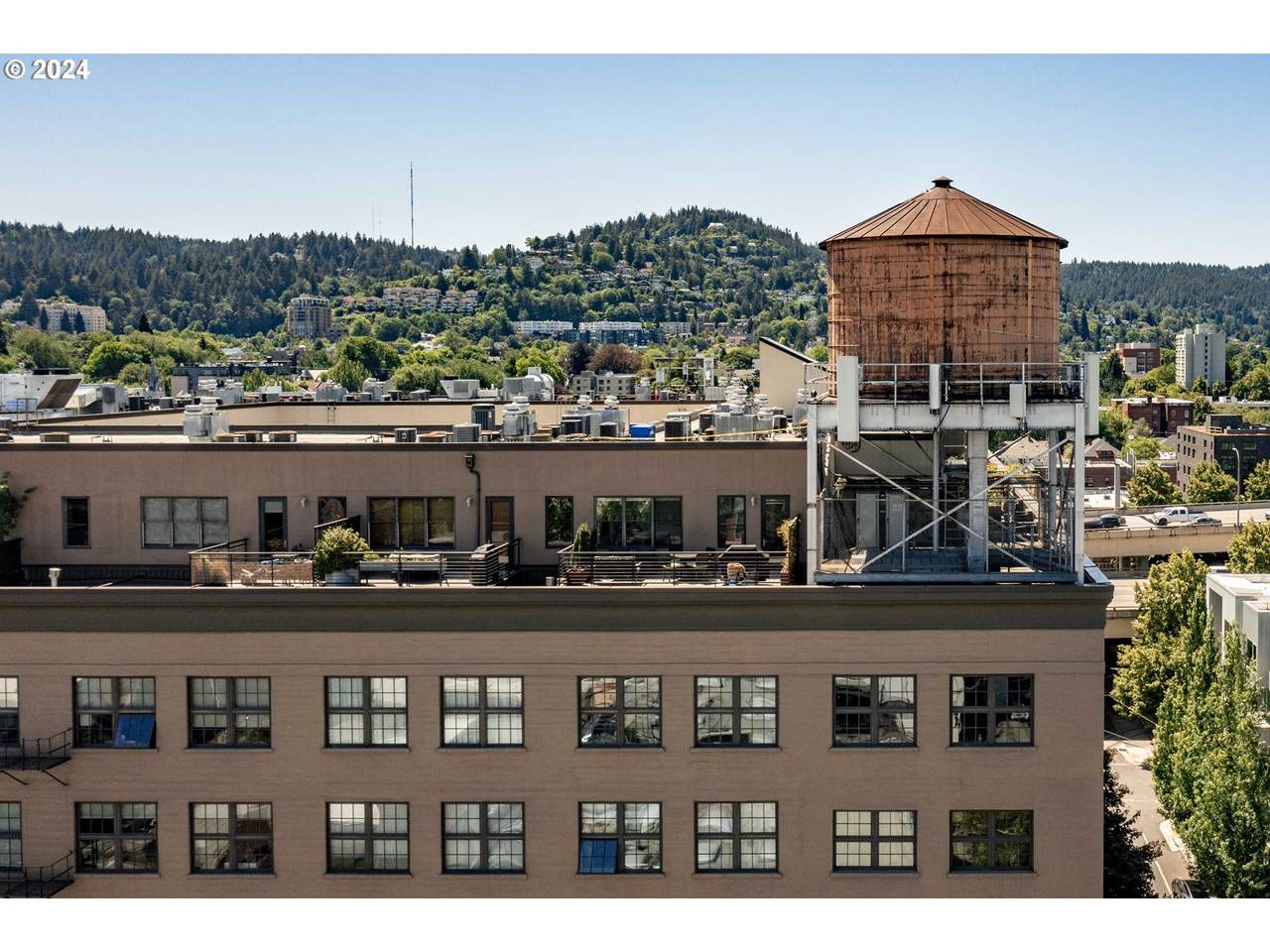 1420 Lovejoy St - Photo 1