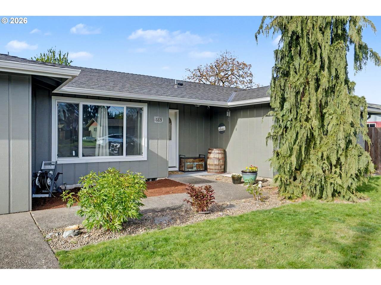 https://bt-photos.global.ssl.fastly.net/portland/1280_boomver_1_704221399-2.jpg