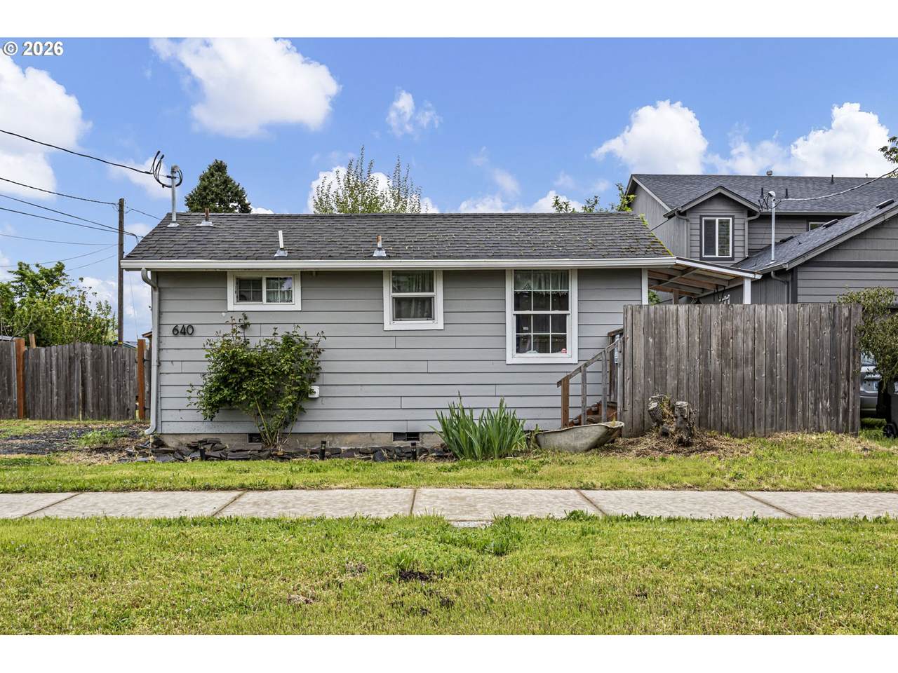 640 Garden Way - Photo 1