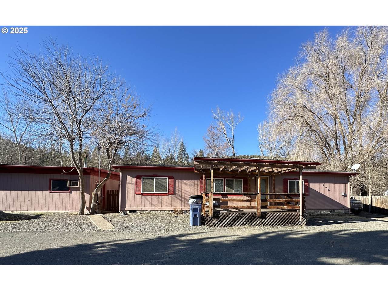 206 Washington St - Photo 1