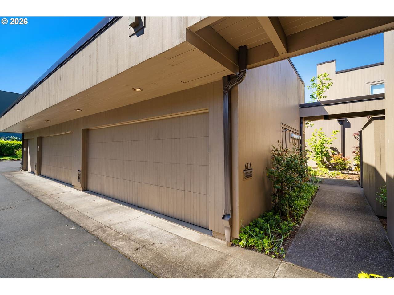https://bt-photos.global.ssl.fastly.net/portland/1280_boomver_1_710630012-2.jpg