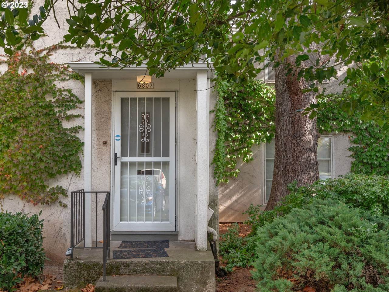 6807 Broadway - Photo 1
