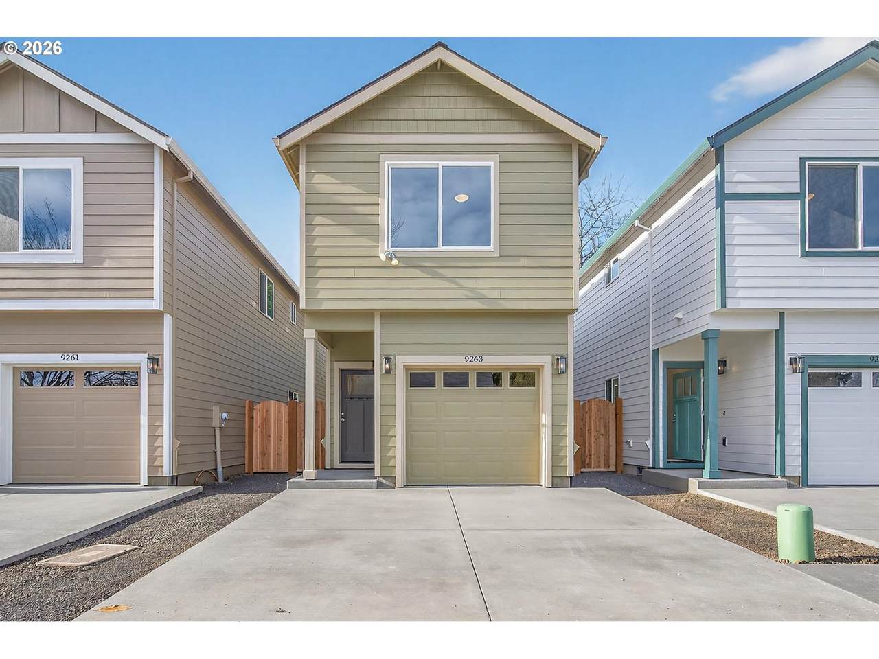 9263 Burnside St - Photo 1