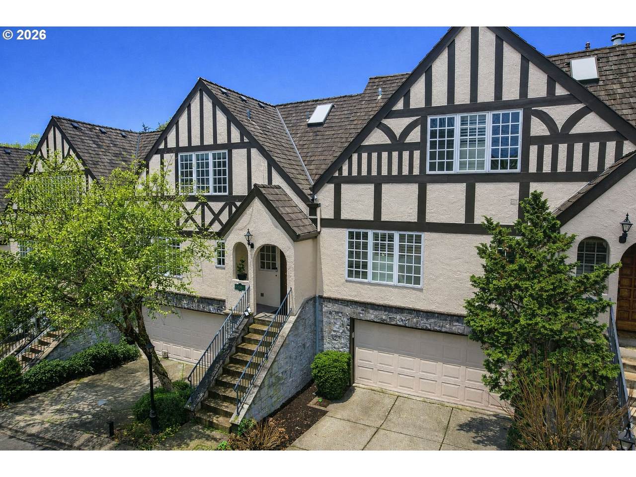 1915 Yorkshire Ln - Photo 1