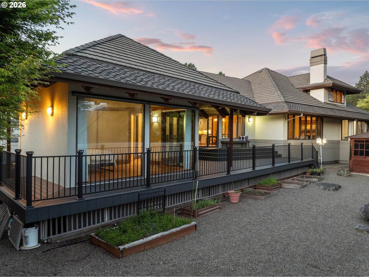 https://bt-photos.global.ssl.fastly.net/portland/1280_boomver_1_716113548-2.jpg