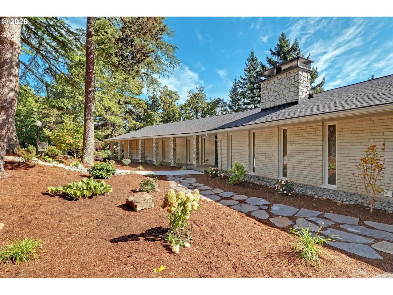 https://bt-photos.global.ssl.fastly.net/portland/1280_boomver_1_717380231-2.jpg