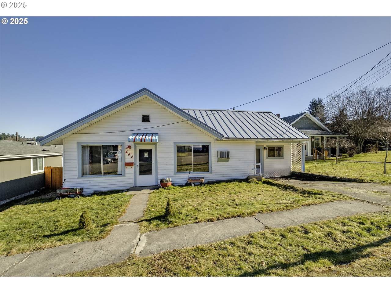442 1ST Ave - Photo 1
