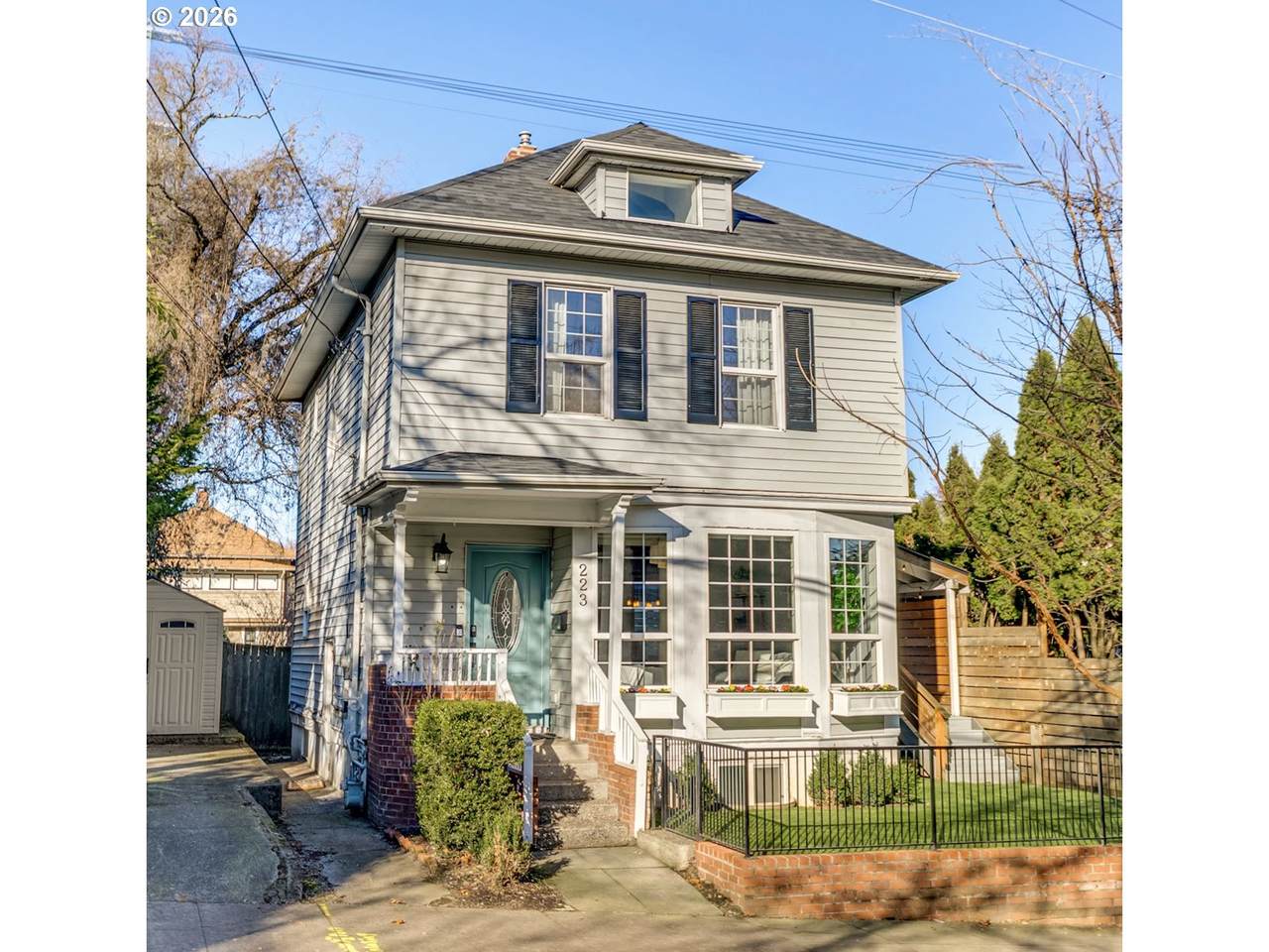 223 Whitaker St - Photo 1