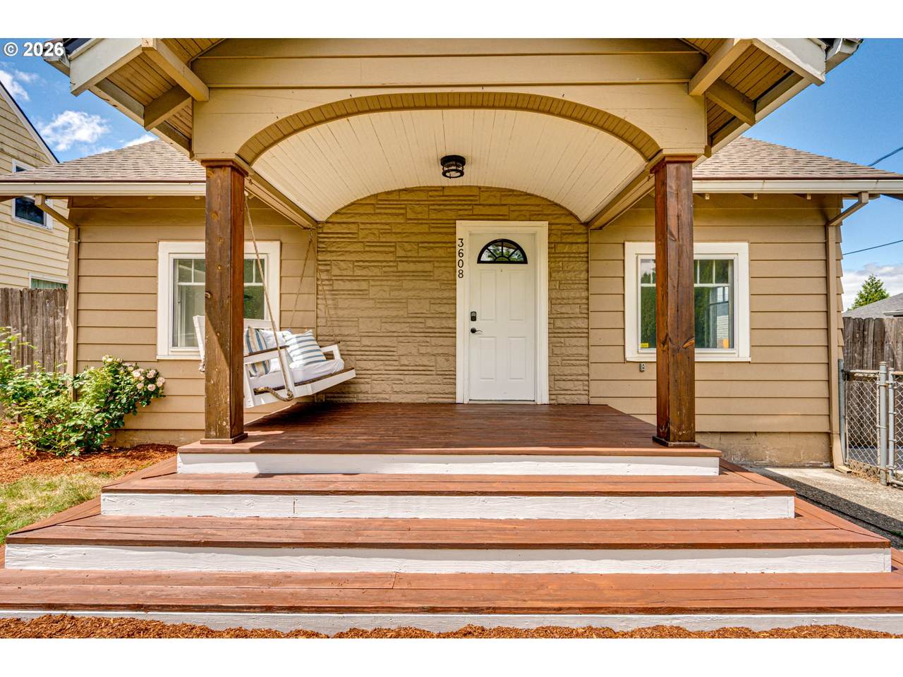 https://bt-photos.global.ssl.fastly.net/portland/1280_boomver_1_720070781-2.jpg