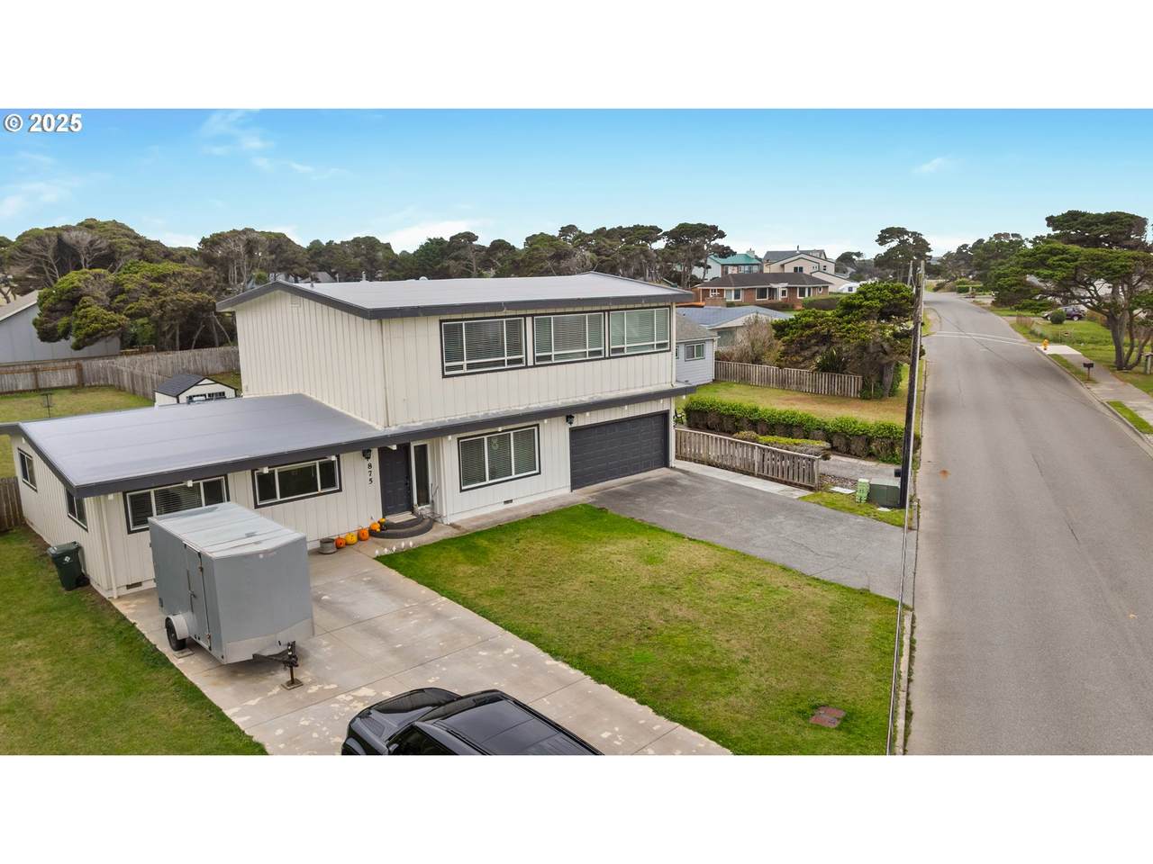 875 Ocean Dr - Photo 1