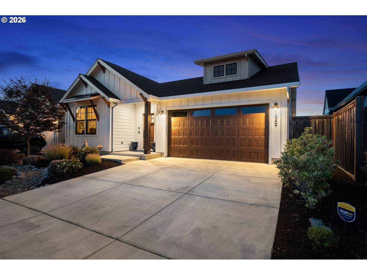 https://bt-photos.global.ssl.fastly.net/portland/1280_boomver_1_722456960-2.jpg