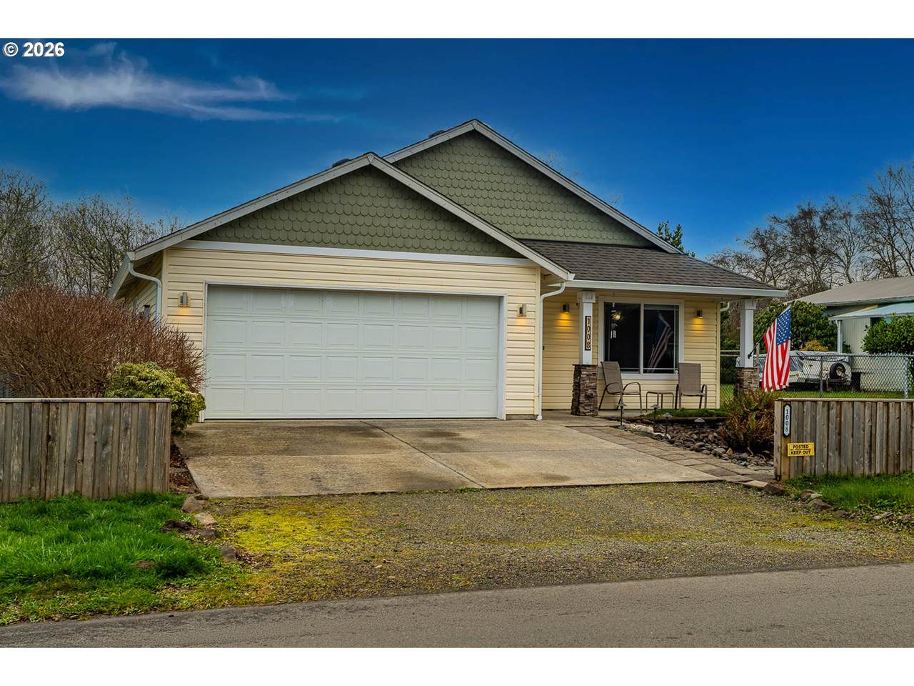 1008 Idaho Ave - Photo 1