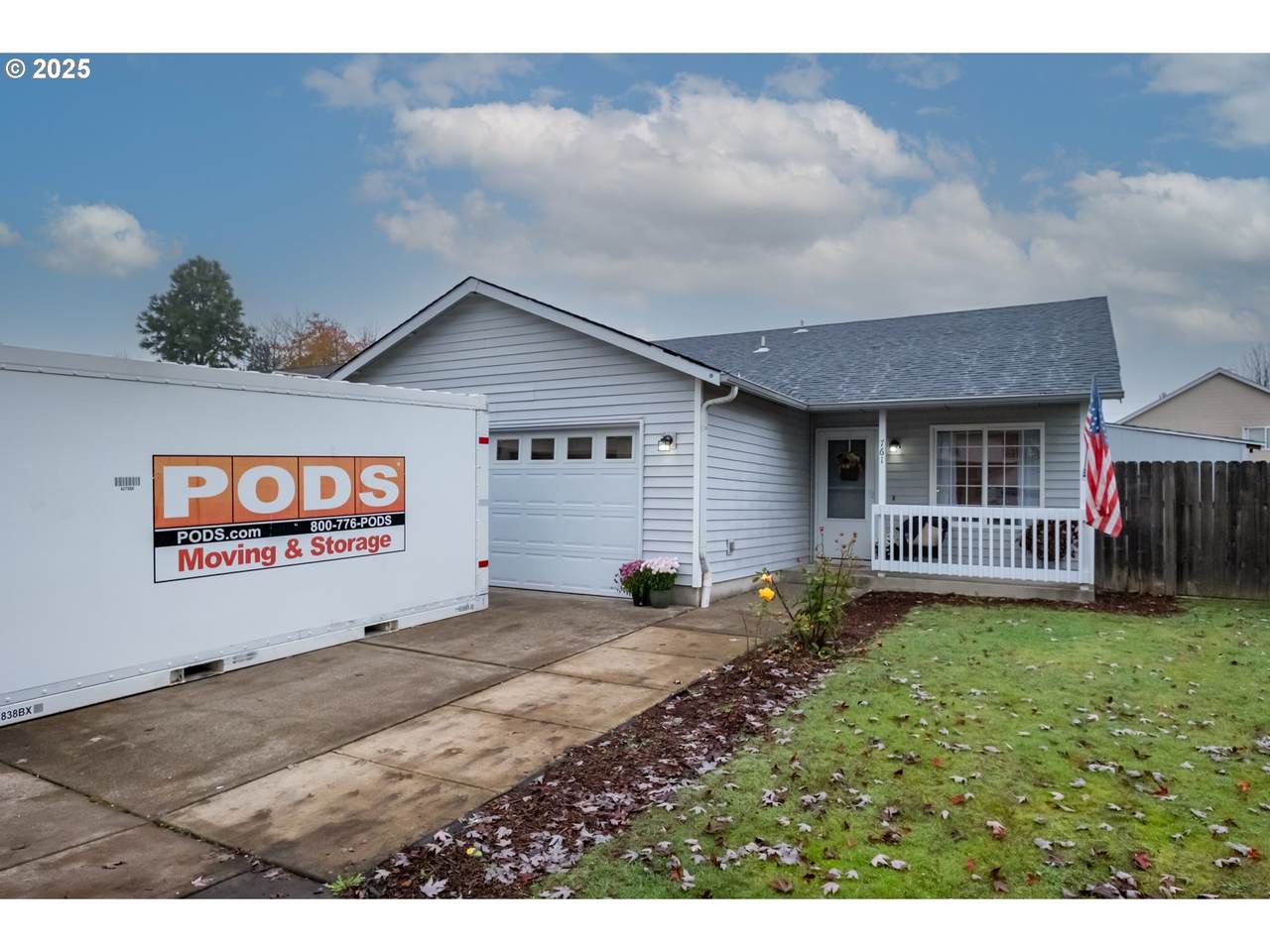 761 Hyacinth St - Photo 1