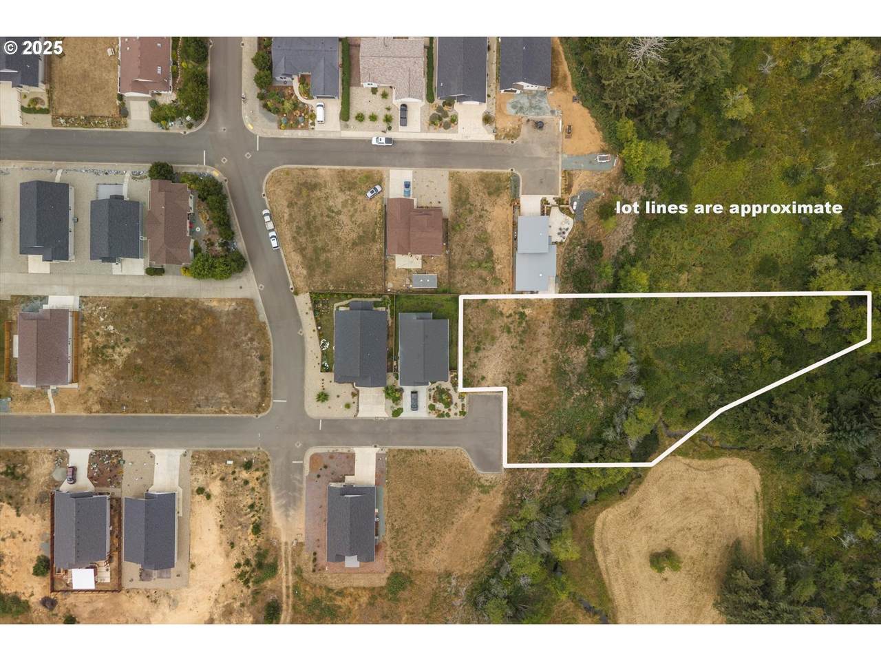 636 Seacrest Dr - Photo 1