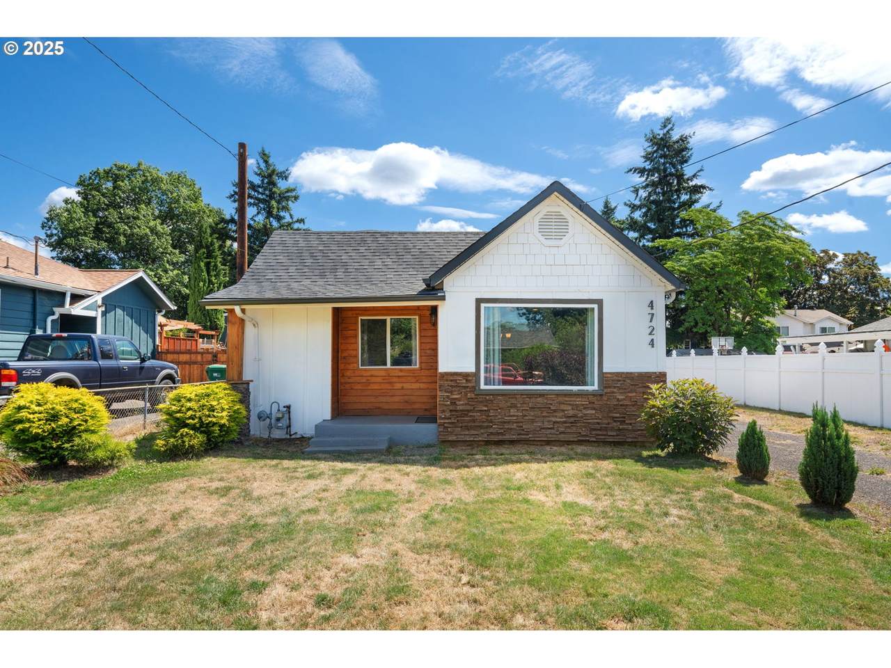4724 99TH Ave - Photo 1