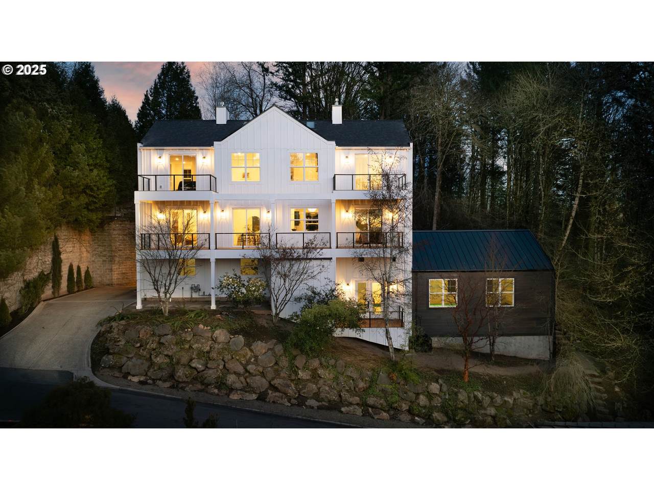 290 Moonridge Pl - Photo 1