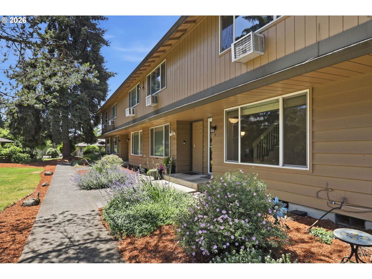 https://bt-photos.global.ssl.fastly.net/portland/1280_boomver_1_726540173-2.jpg