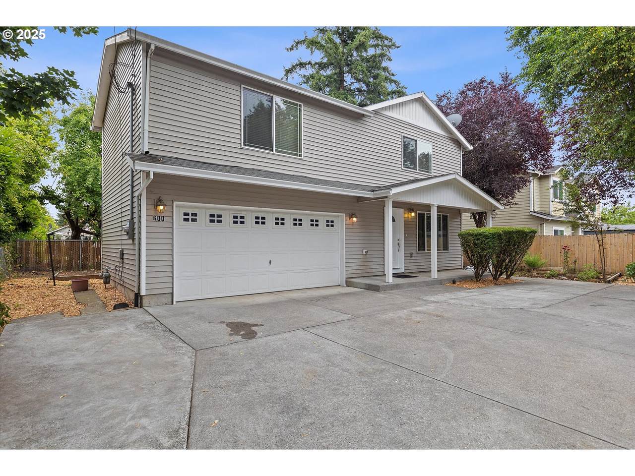 600 151ST Ave - Photo 1