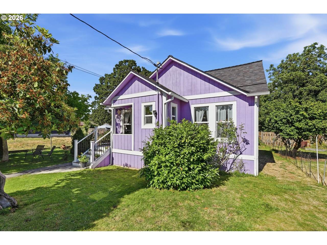 454 11TH St - Photo 1