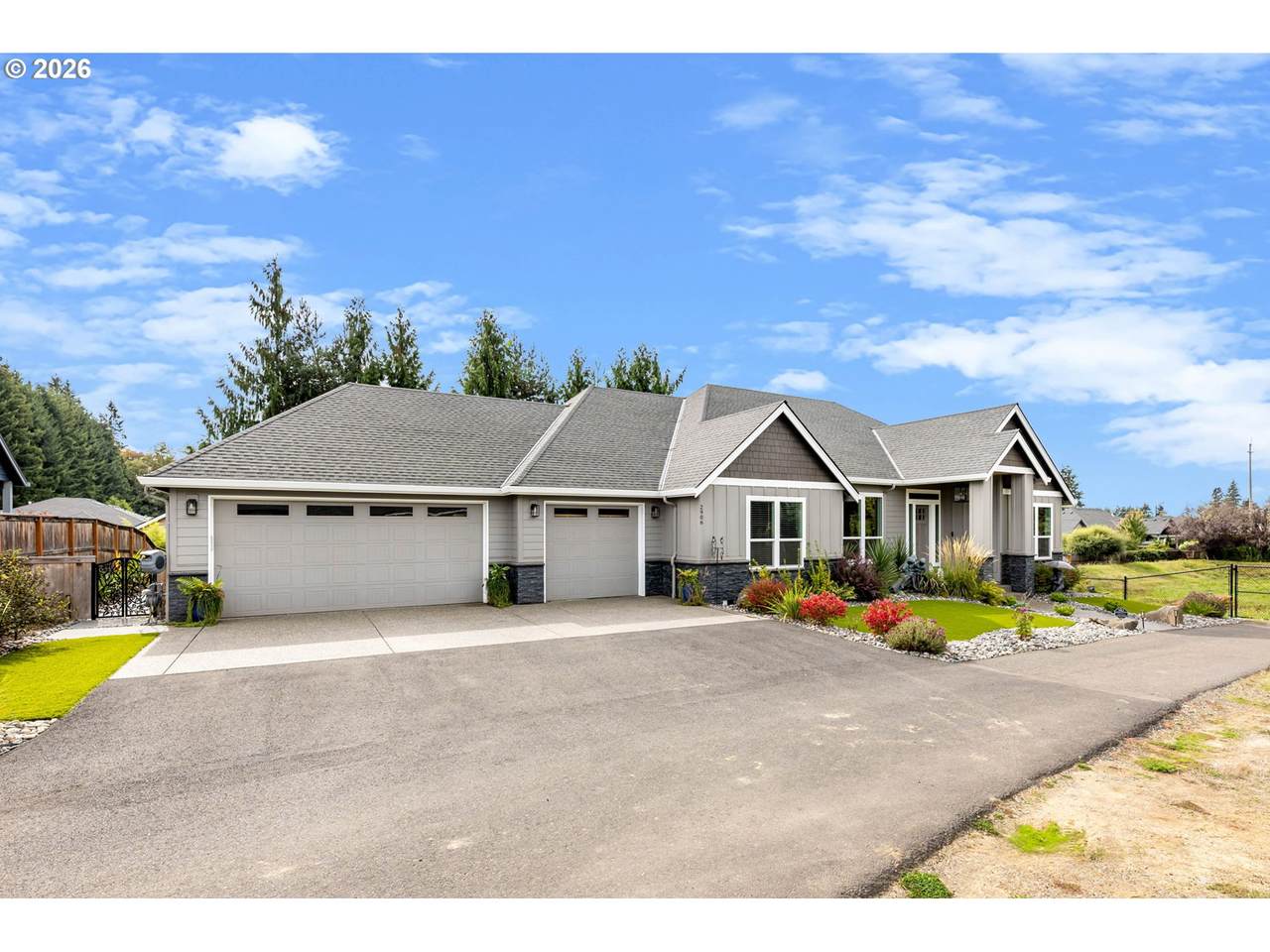 2906 3RD Cir - Photo 1