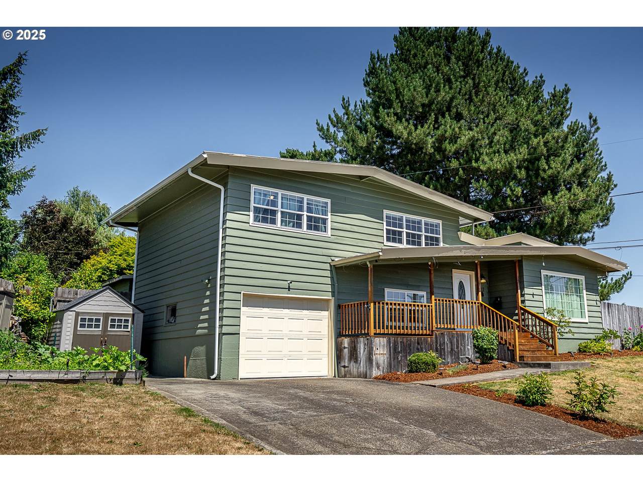 4657 Franklin St - Photo 1