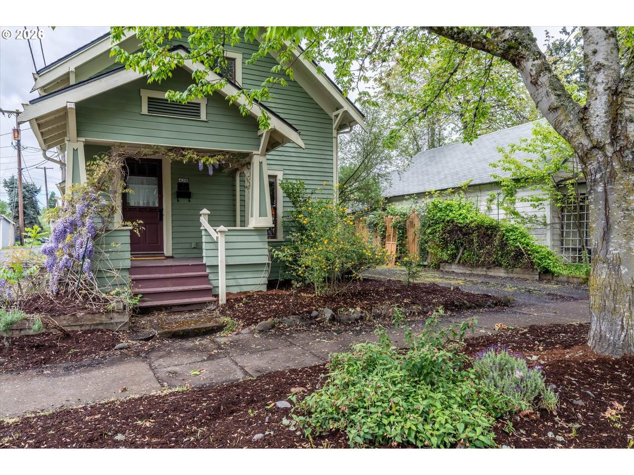 428 5TH St - Photo 1