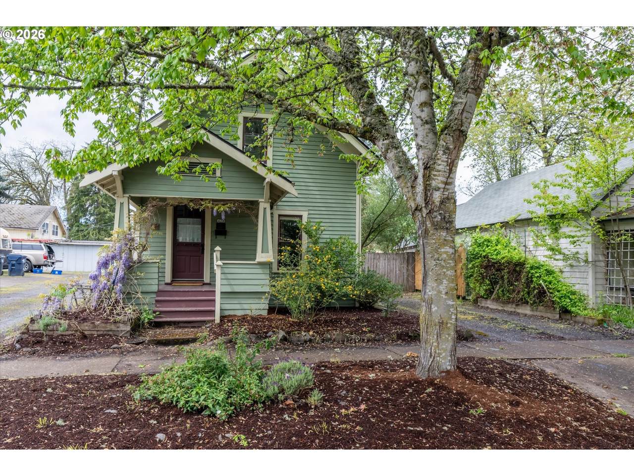 https://bt-photos.global.ssl.fastly.net/portland/1280_boomver_1_731603828-2.jpg