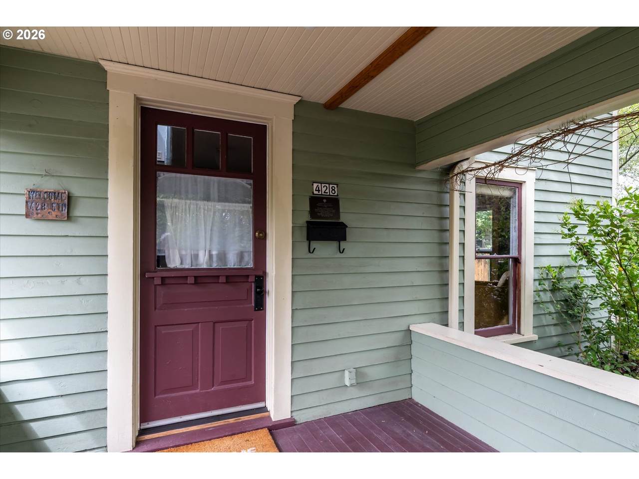 https://bt-photos.global.ssl.fastly.net/portland/1280_boomver_1_731603828-2.jpg