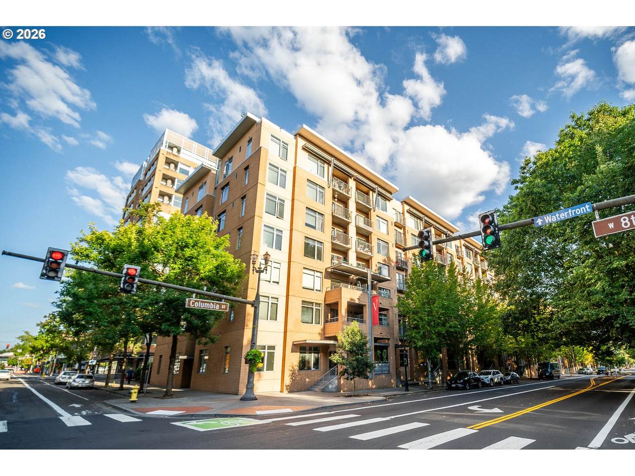 701 Columbia St - Photo 1