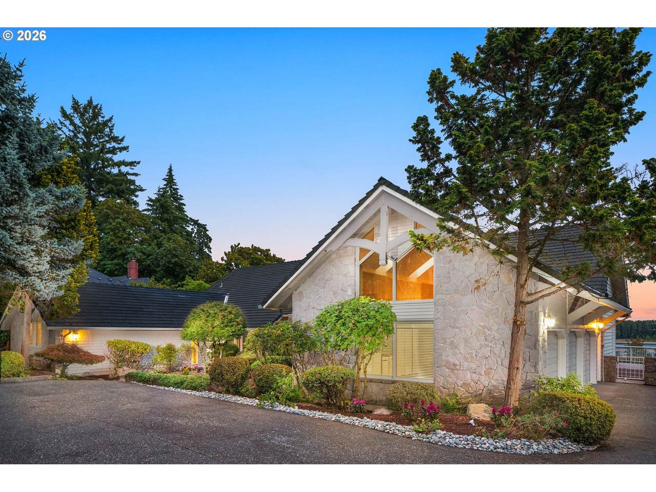 10221 Evergreen Hwy - Photo 1