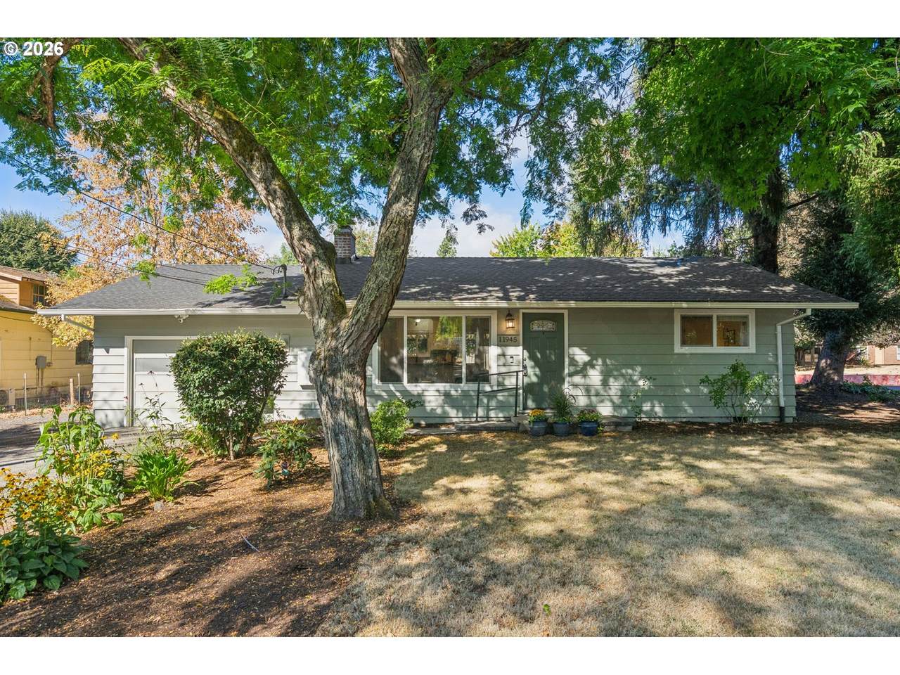 11945 95TH Ave - Photo 1