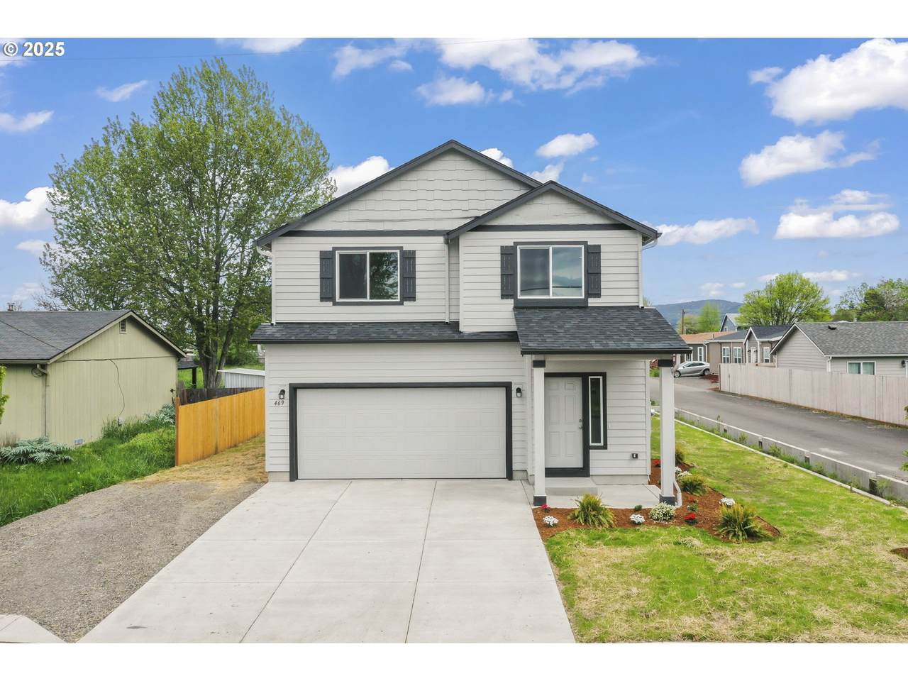 469 35th - Photo 1