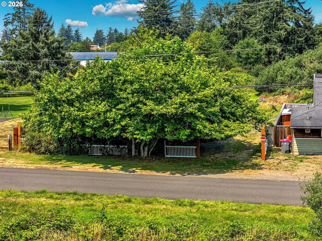 https://bt-photos.global.ssl.fastly.net/portland/1280_boomver_1_735903339-2.jpg