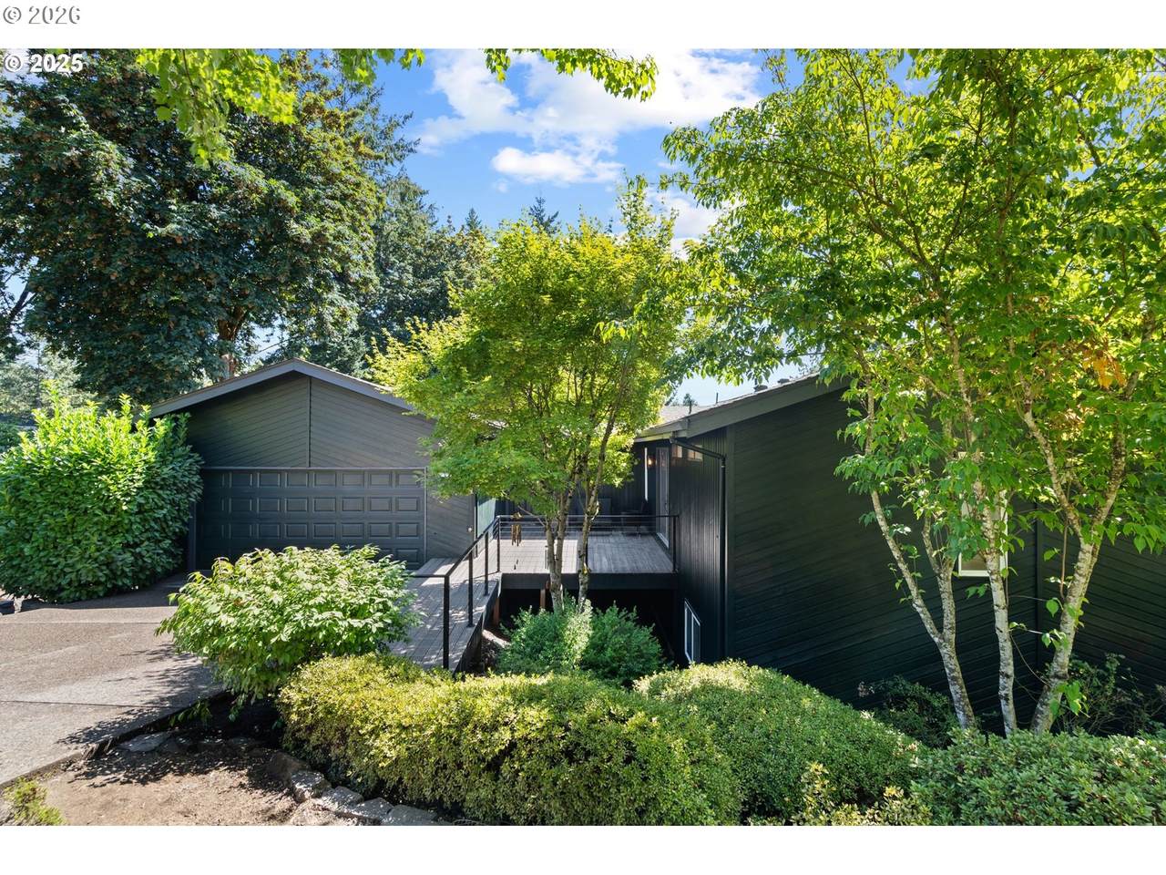 https://bt-photos.global.ssl.fastly.net/portland/1280_boomver_1_737600378-2.jpg
