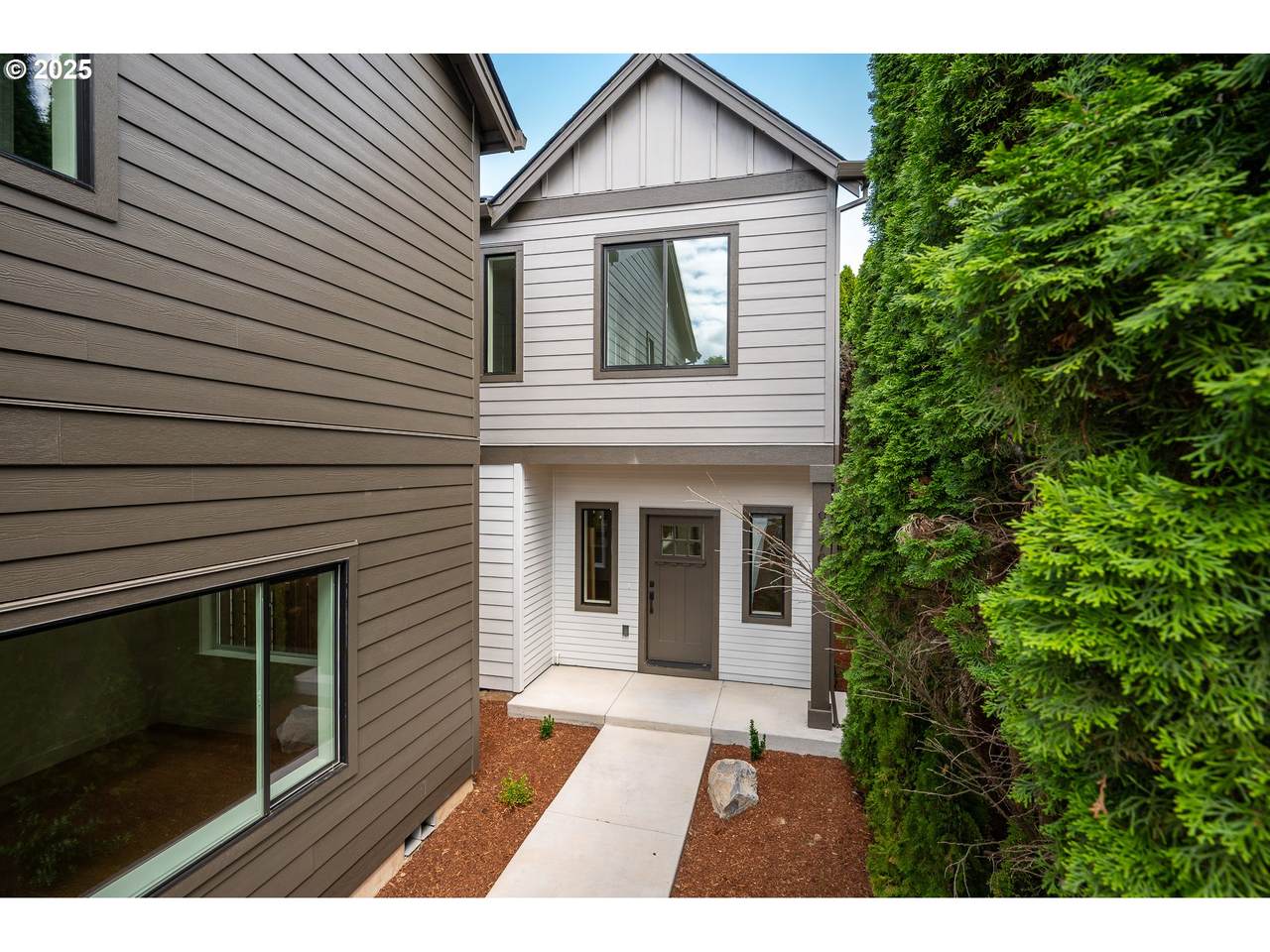 9170 Berkeley Ave - Photo 1
