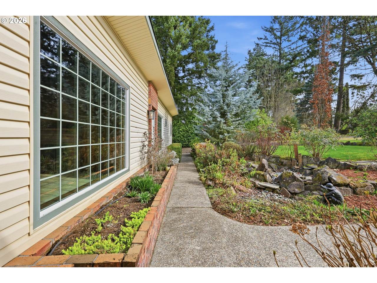 https://bt-photos.global.ssl.fastly.net/portland/1280_boomver_1_738930048-2.jpg
