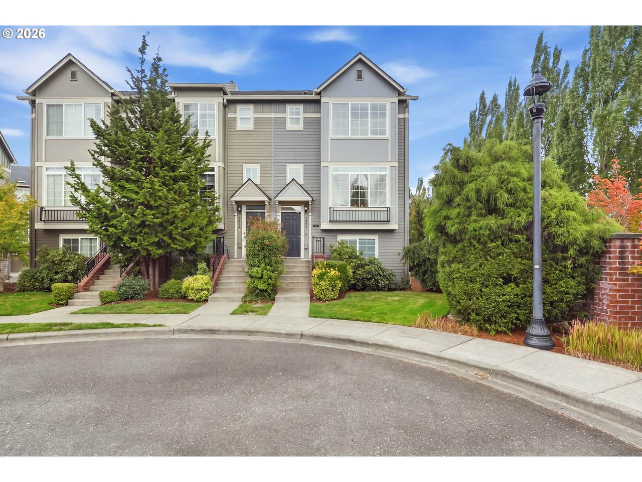 2264 Oak Knoll Pl - Photo 1