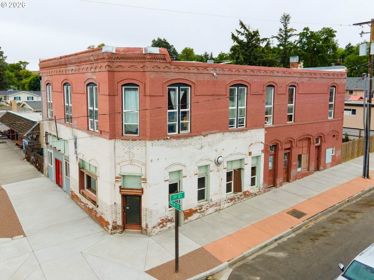 100 Main St - Photo 1