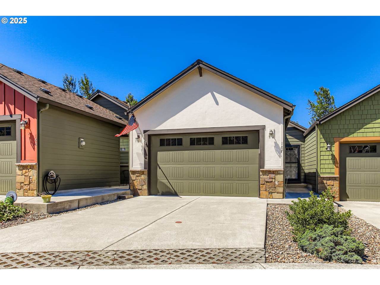 187 43RD Pl - Photo 1