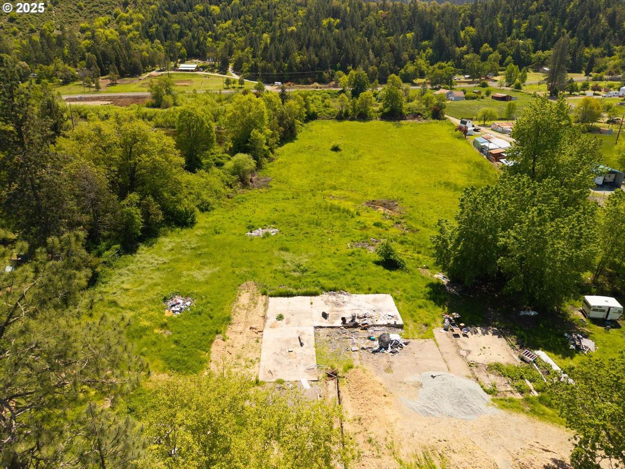 351 Pickett Ln - Photo 1