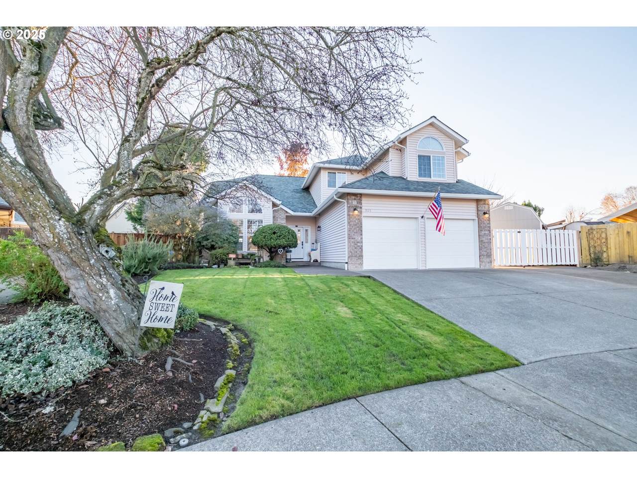 925 Scepter Ct - Photo 1