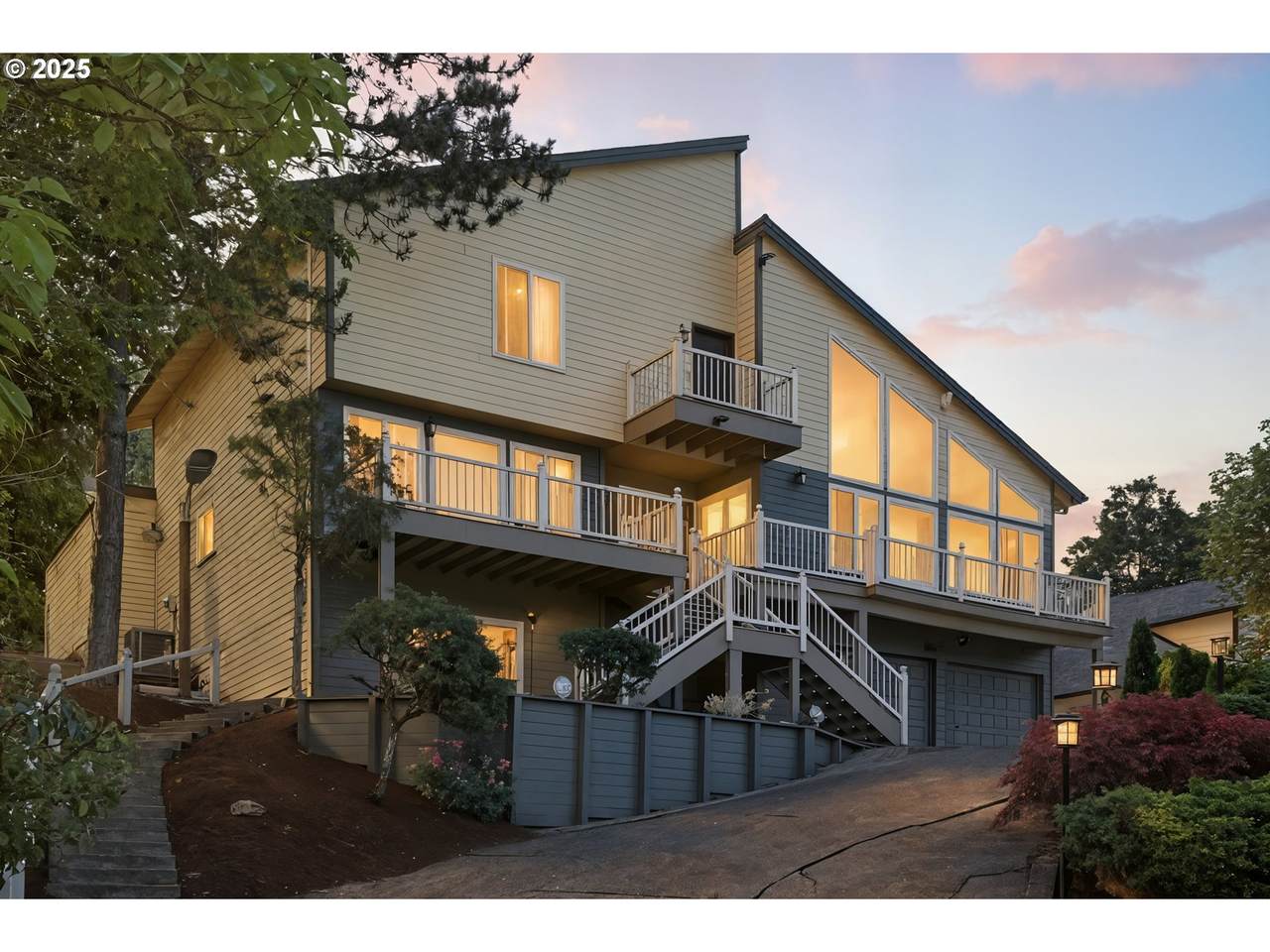 9838 Clatsop St - Photo 1