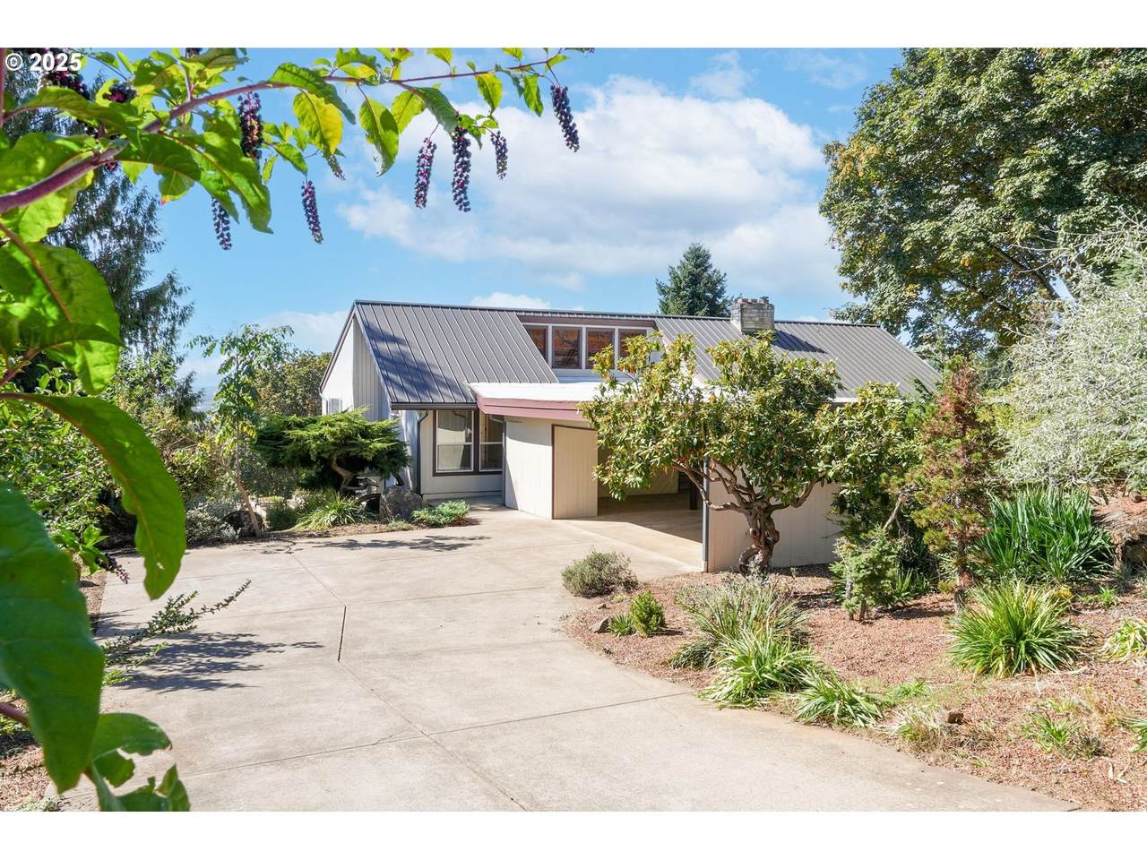 1150 Linnwood Dr - Photo 1