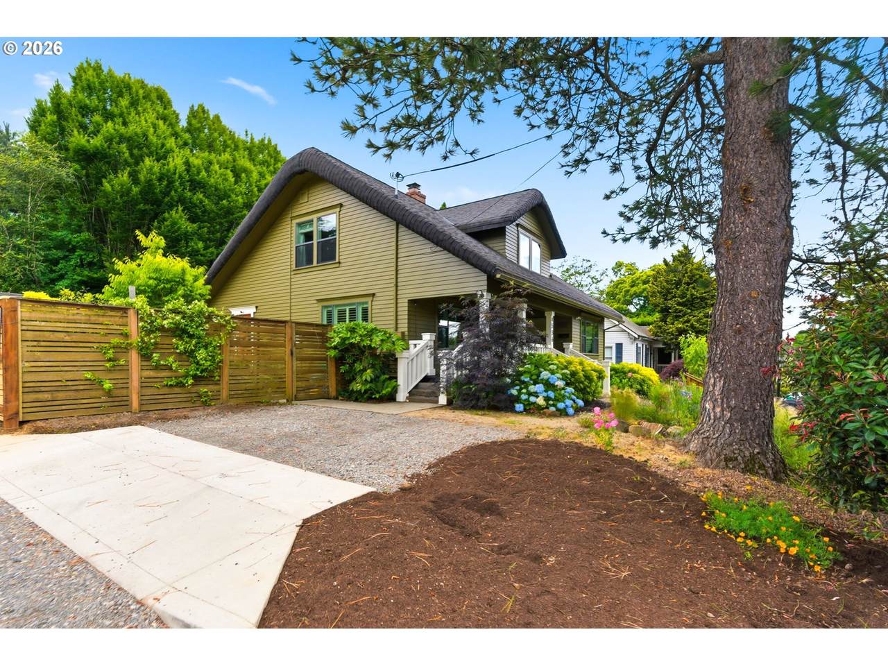 https://bt-photos.global.ssl.fastly.net/portland/1280_boomver_1_749781410-2.jpg