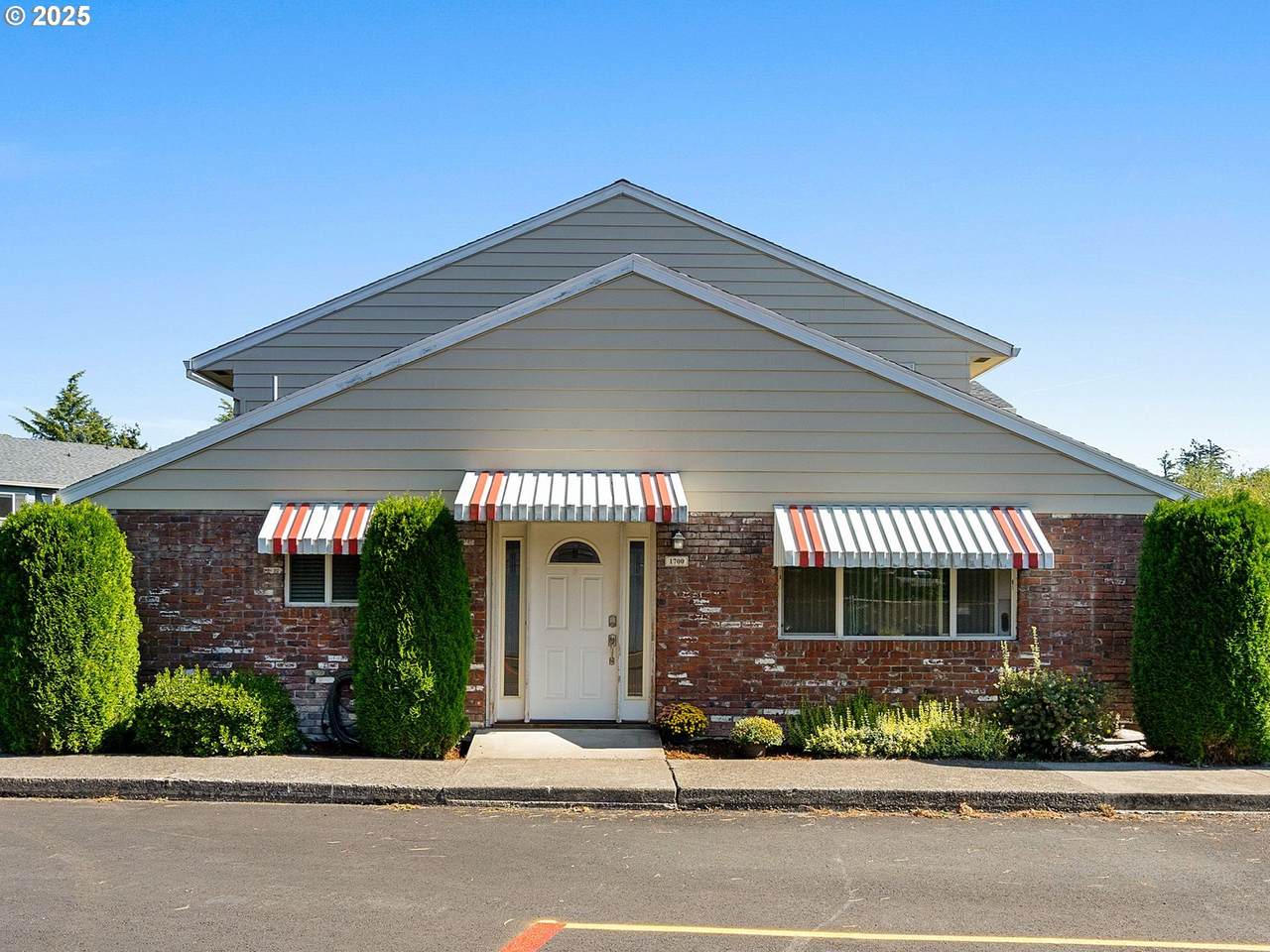 1700 Hogan Dr - Photo 1